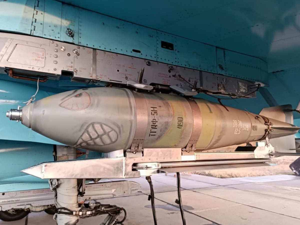 Ukraine thừa nhận không thể đánh chặn “bom bay” nặng 500kg của Nga